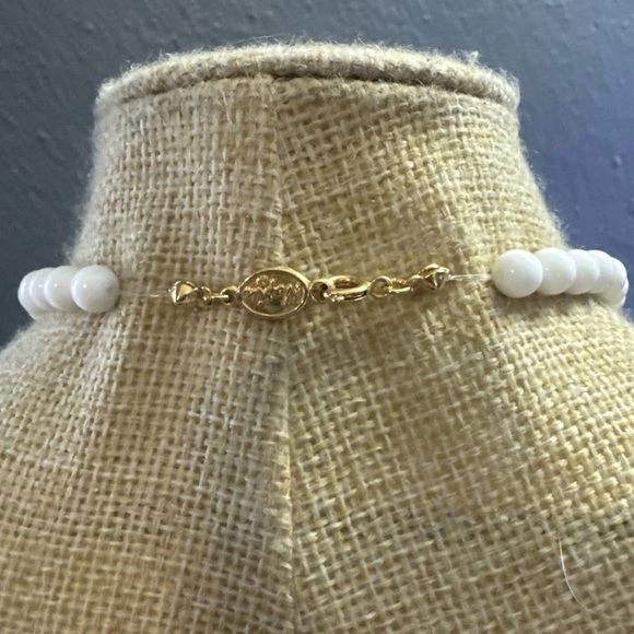 Vintage NAPIER 1980s Milky White Bead Gold Tone Necklace Cocktail Statement - Picture 3 of 4